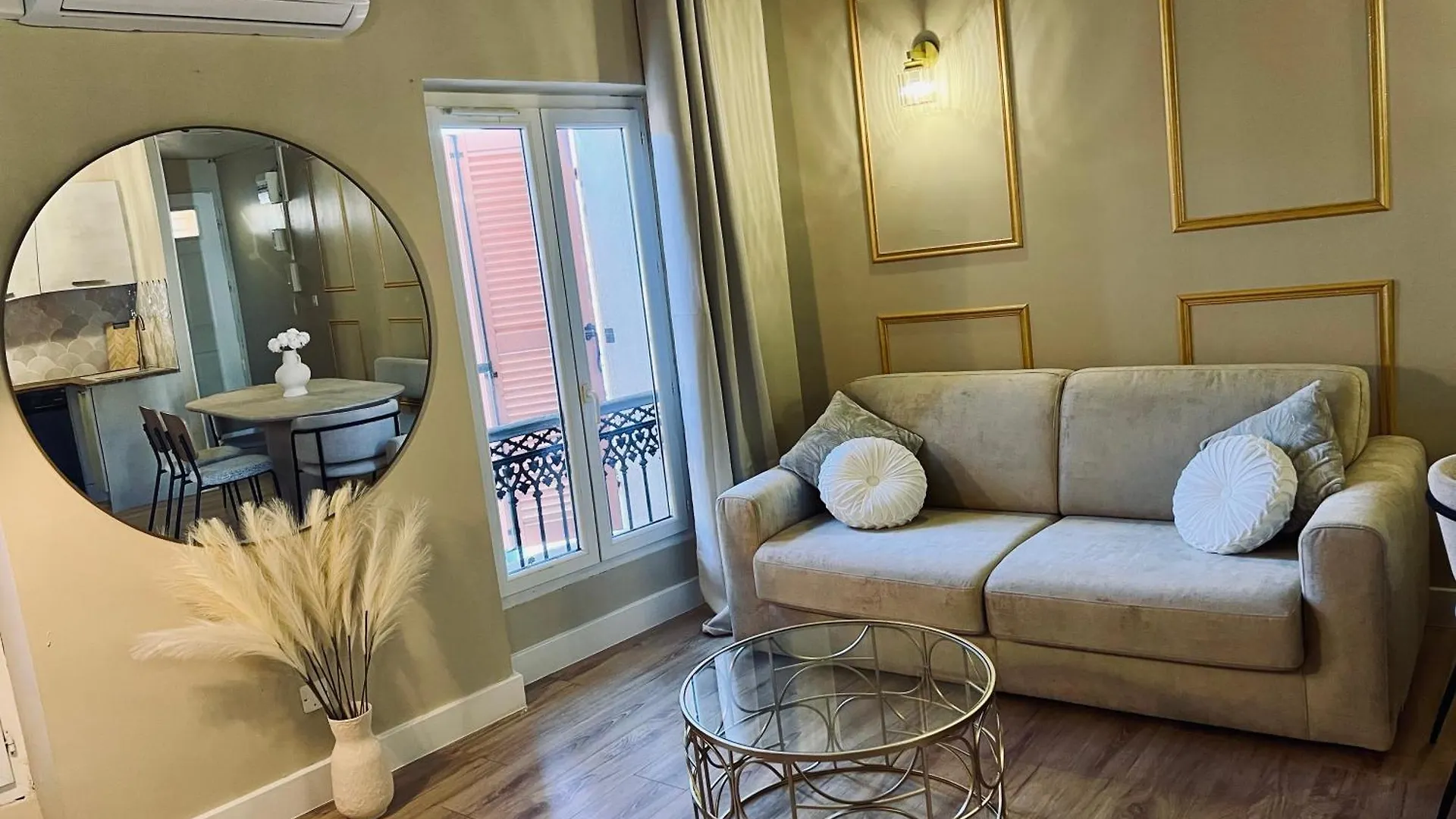 Joyau Cache En Plein Coeur De Martigues ! Apartment France